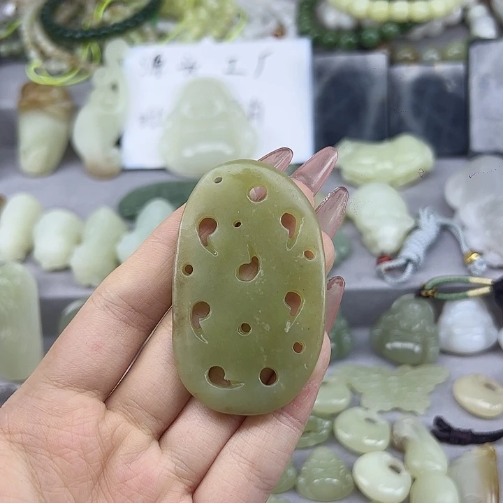 颈饰未镶嵌和田玉