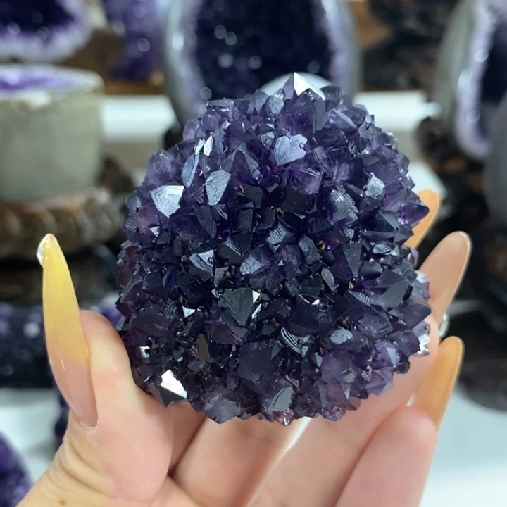 未镶嵌水晶大型摆件（非配饰）