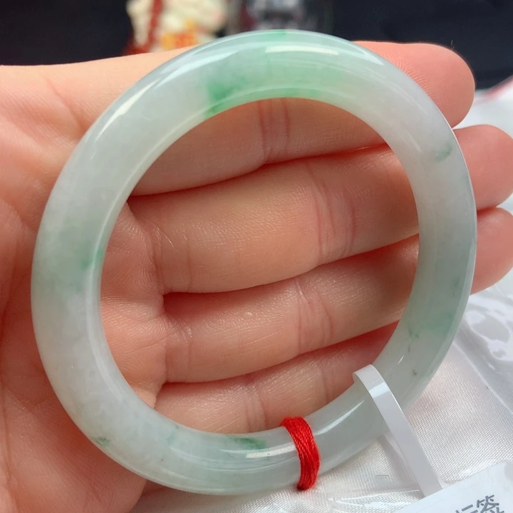 翡翠手镯未镶嵌51圈