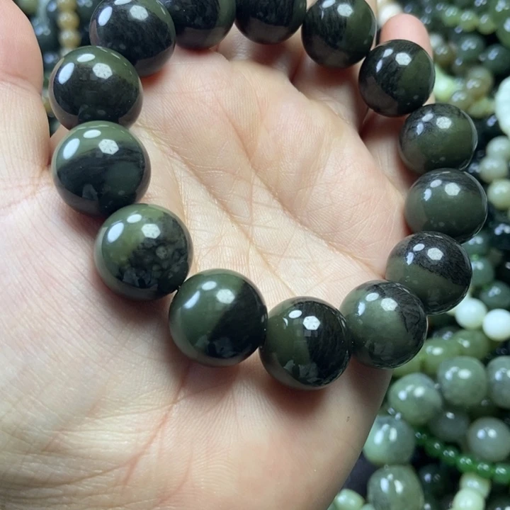 颈饰未镶嵌和田玉卡16