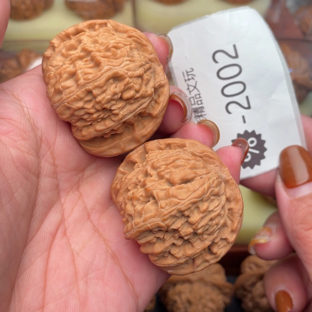 文玩核桃把件42头货白狮子