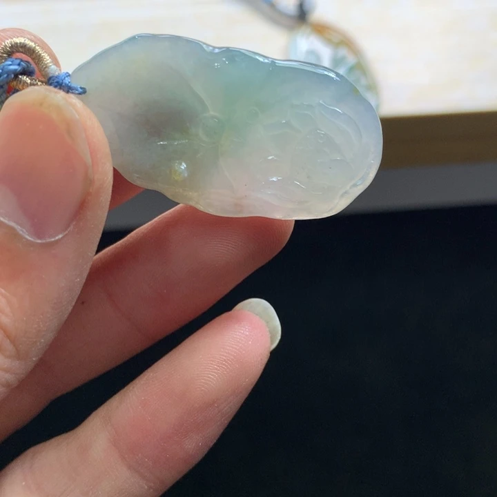 翡翠未镶嵌颈饰吊坠