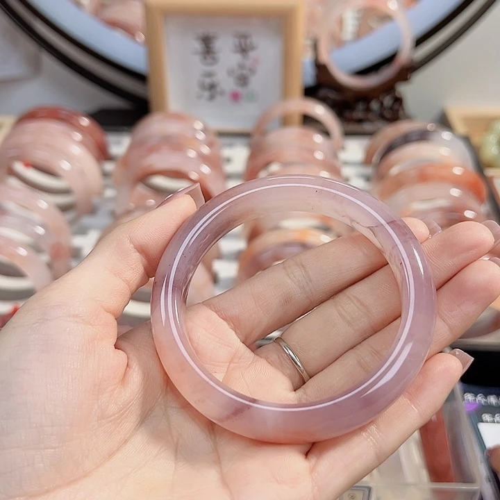 石英质玉手镯未镶嵌f****a