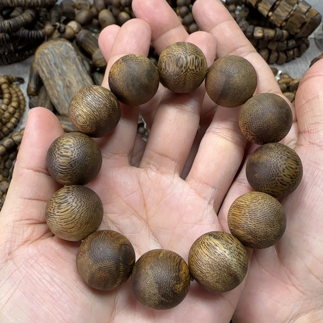 沉香手串莺歌绿多样性发货一条卡19-23克