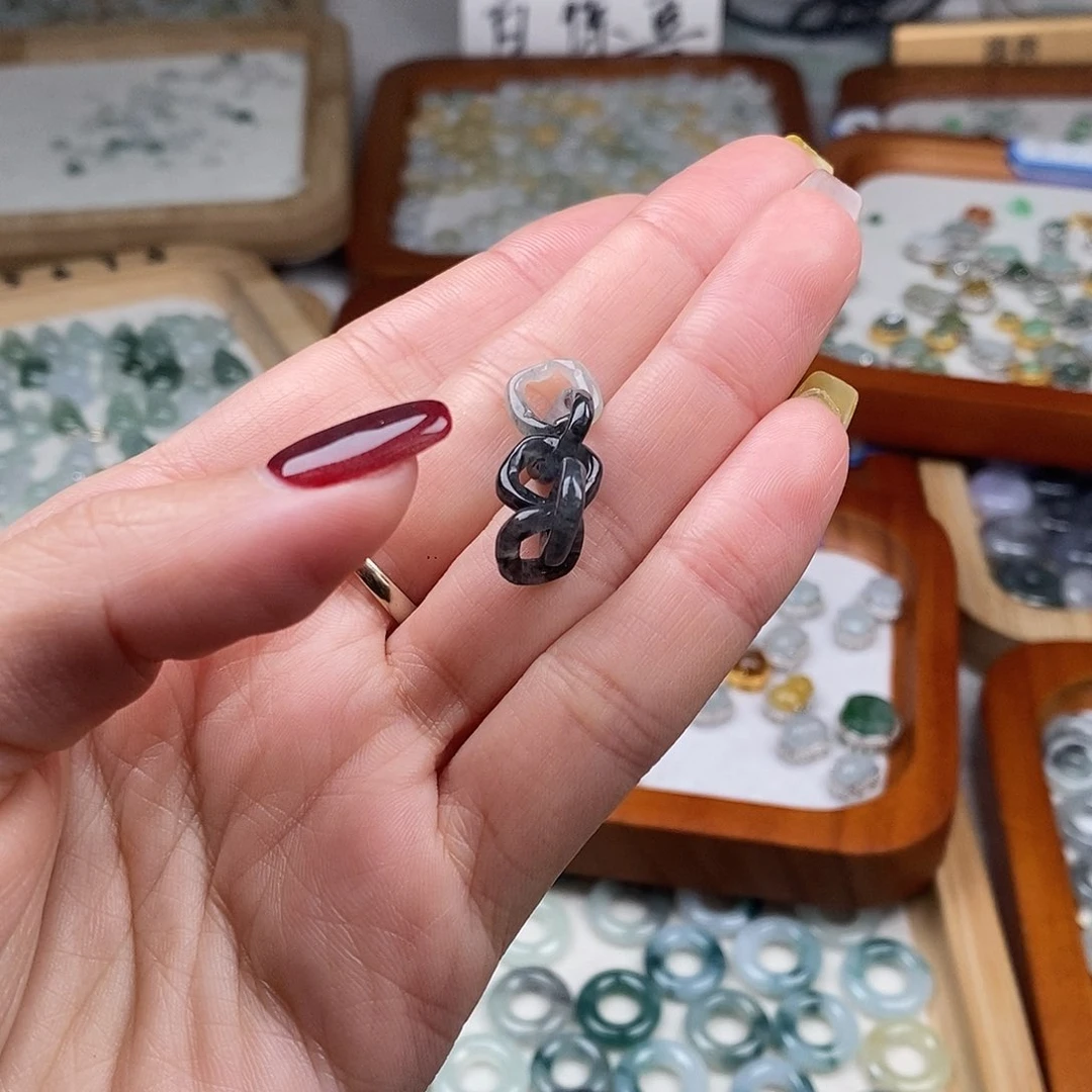 翡翠颈饰未镶嵌5环
