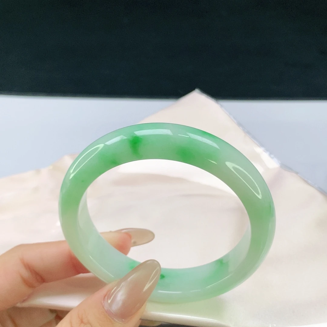 翡翠未镶嵌手镯51002