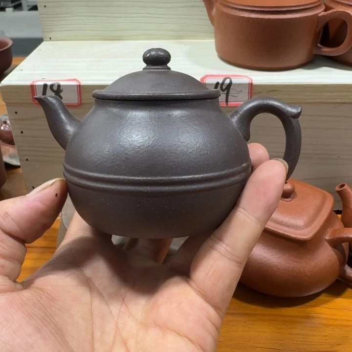 紫砂茶壶58.8888888888888