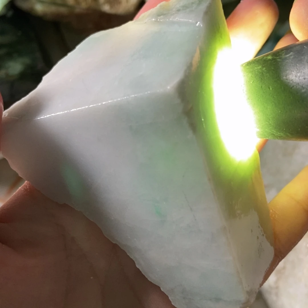 翡翠挂件未镶嵌天然翡翠