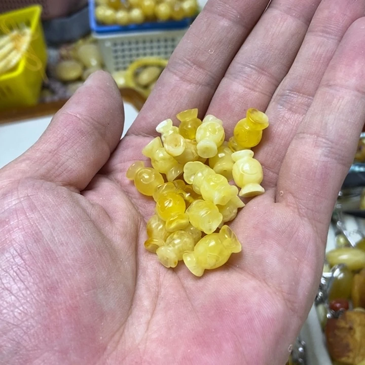 蜜蜡未镶嵌裸石多样性发货2个