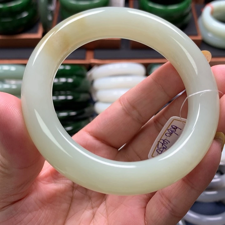 【闪购商品】未镶嵌手镯和田玉