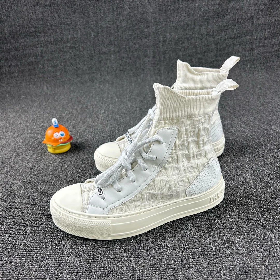 95新 DIOR/迪奥 白色暗纹满印高帮鞋35.5码 HB4679