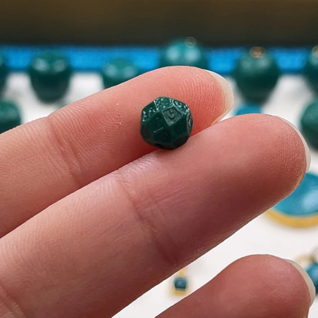 绿松石未镶嵌把件