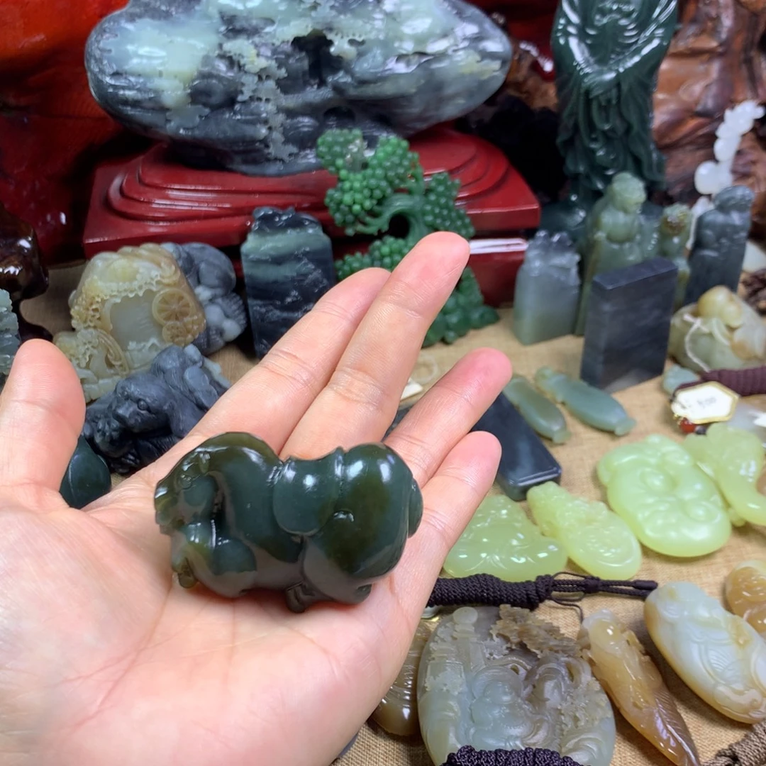 颈饰未镶嵌和田玉