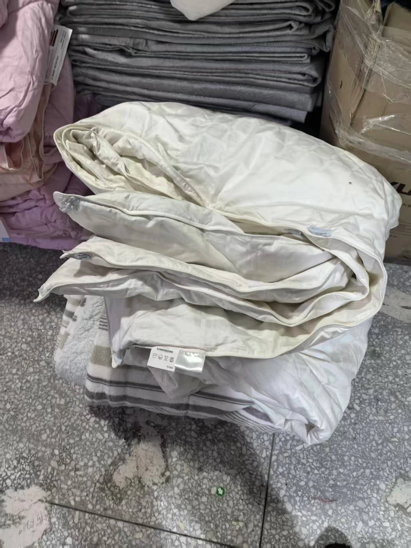 《厚广家》3楼200×230白色全棉贡缎棉90%白鹅绒被发1张290g填充发黄