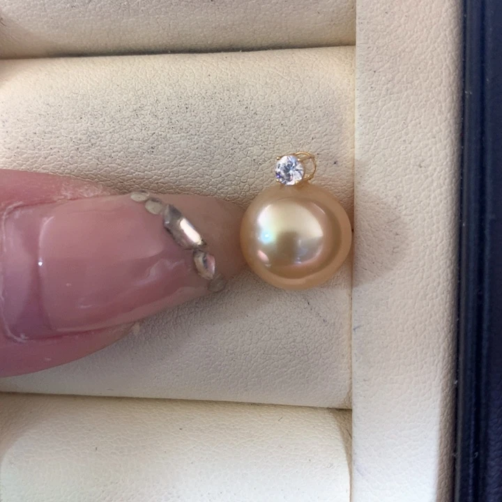 颈饰18K金镶嵌海水珍珠