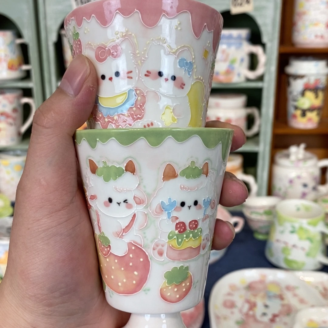 瓷片两个高价杯微瑕