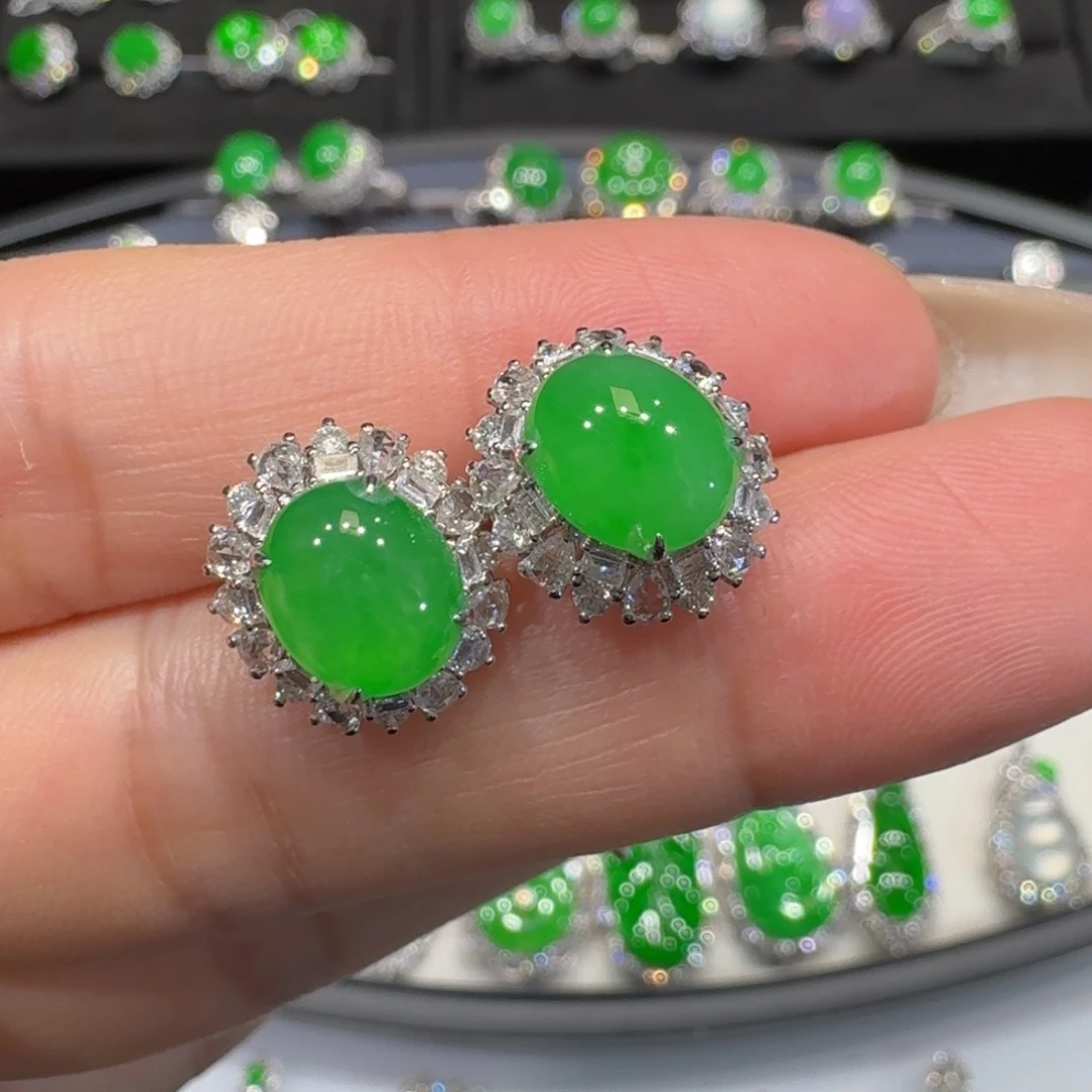 翡翠18K金镶嵌耳钉