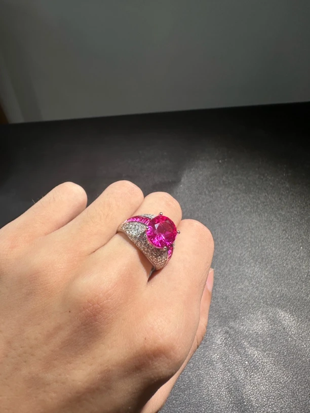 T0072鸽血红宝戒指