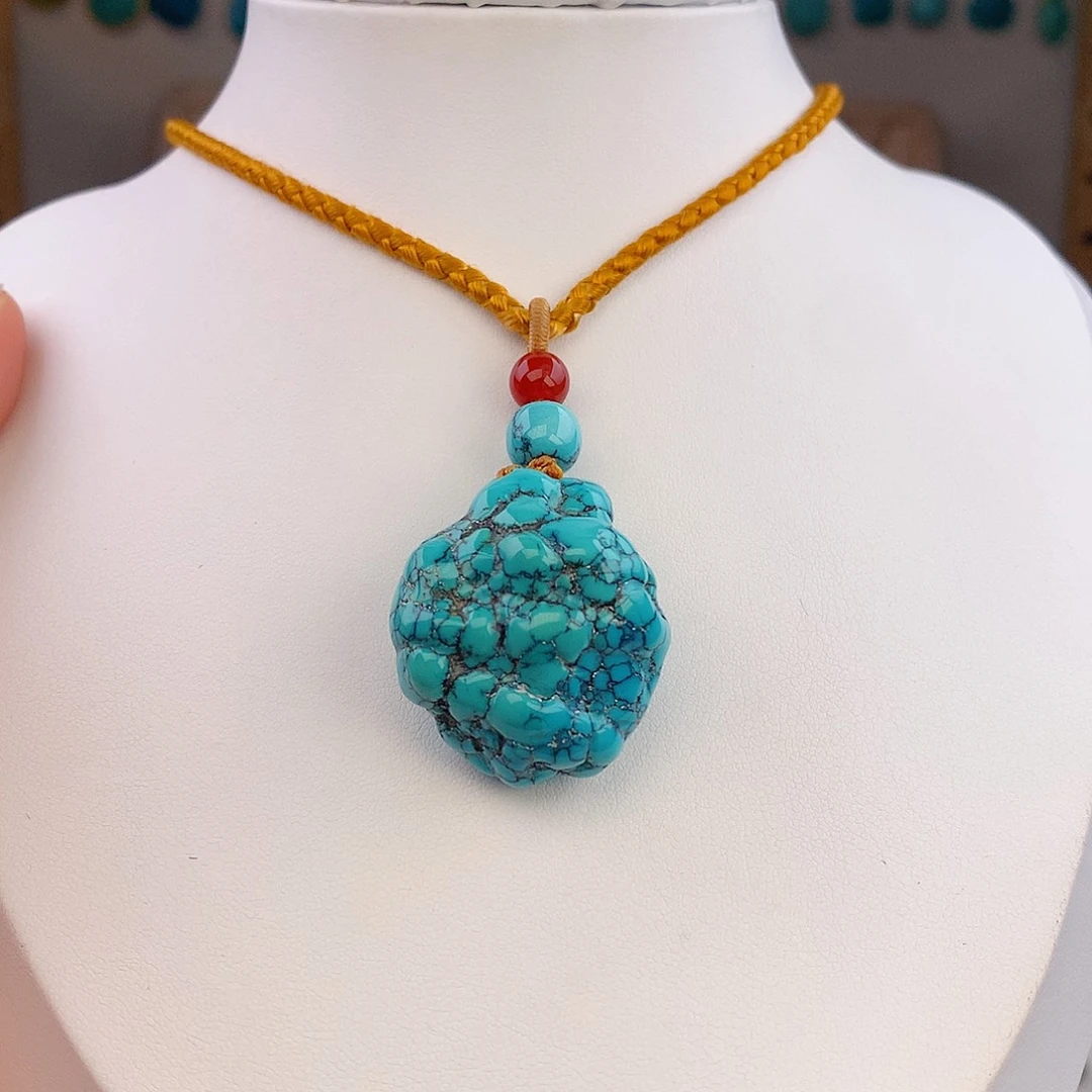 绿松石未镶嵌颈饰