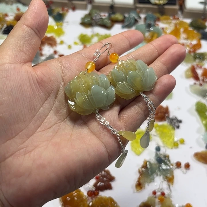 合金蛇纹石玉耳饰