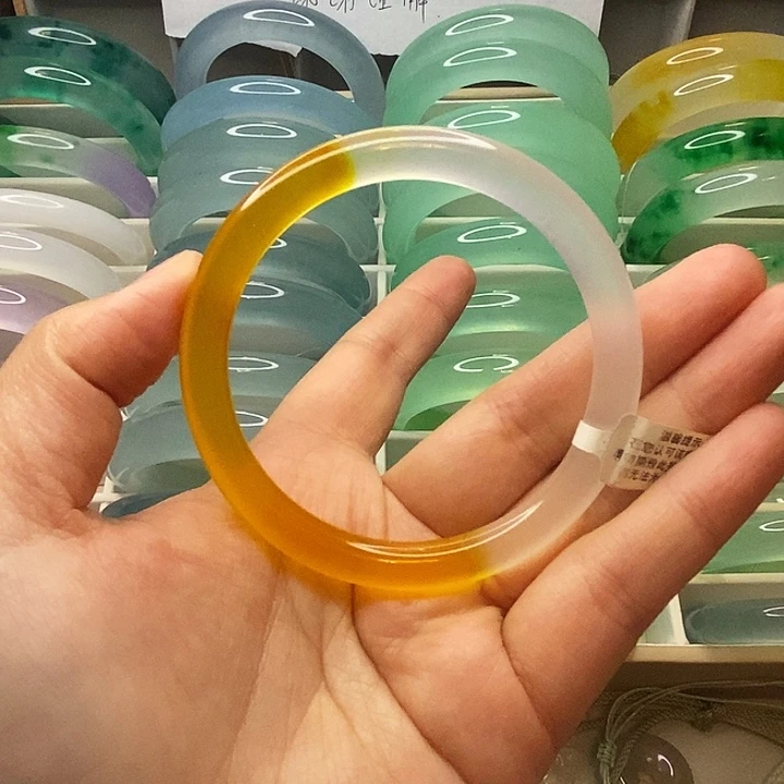 石英质玉未镶嵌手镯