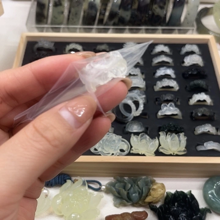 方***吖蛇纹石玉合金戒指