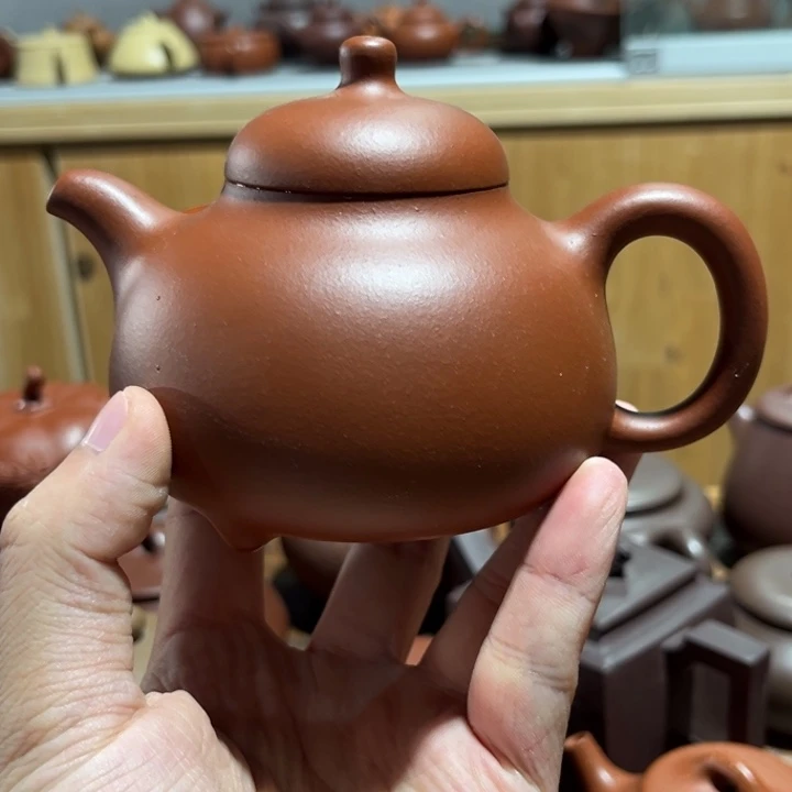 紫砂茶壶…………………………………………………………