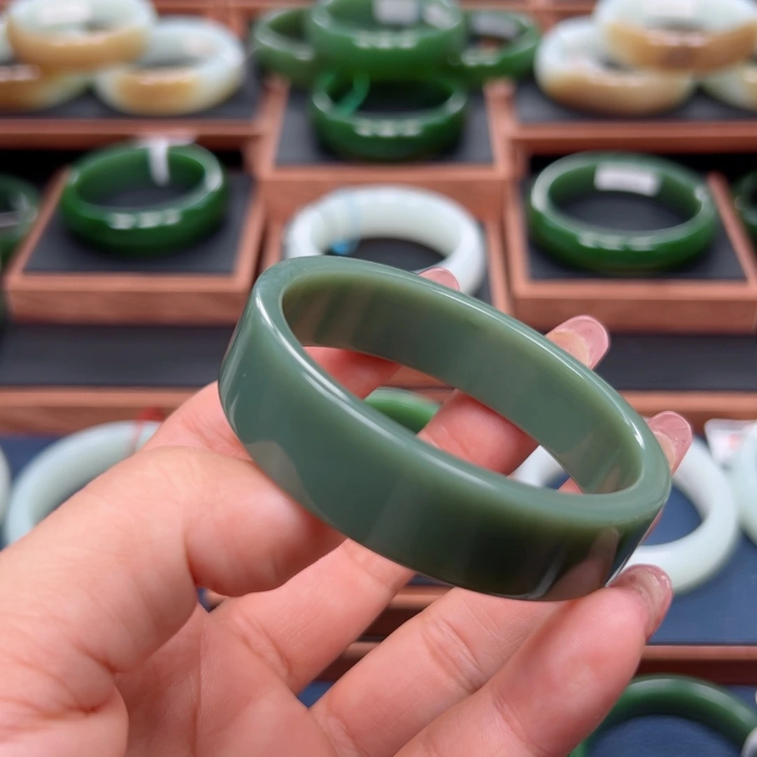 未镶嵌手镯和田玉（碧玉）