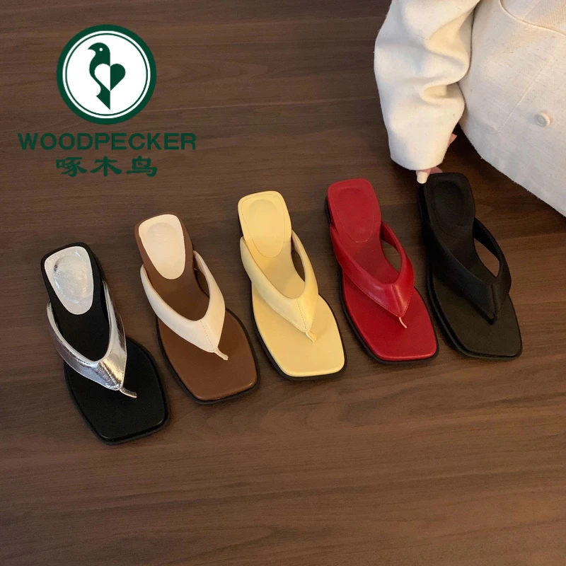 啄木鸟坡跟人字拖2025夏季拖鞋女鞋外穿海边银色凉鞋沙滩小众凉鞋