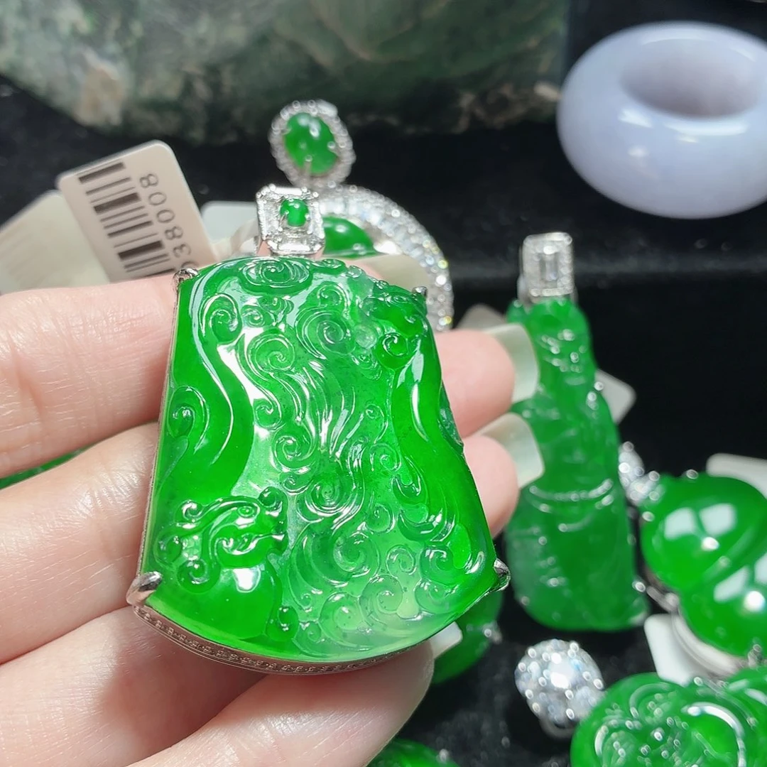 翡翠未镶嵌颈饰11