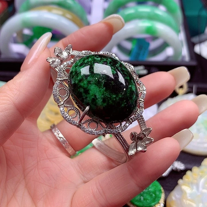 颈饰未镶嵌翡翠翡翠