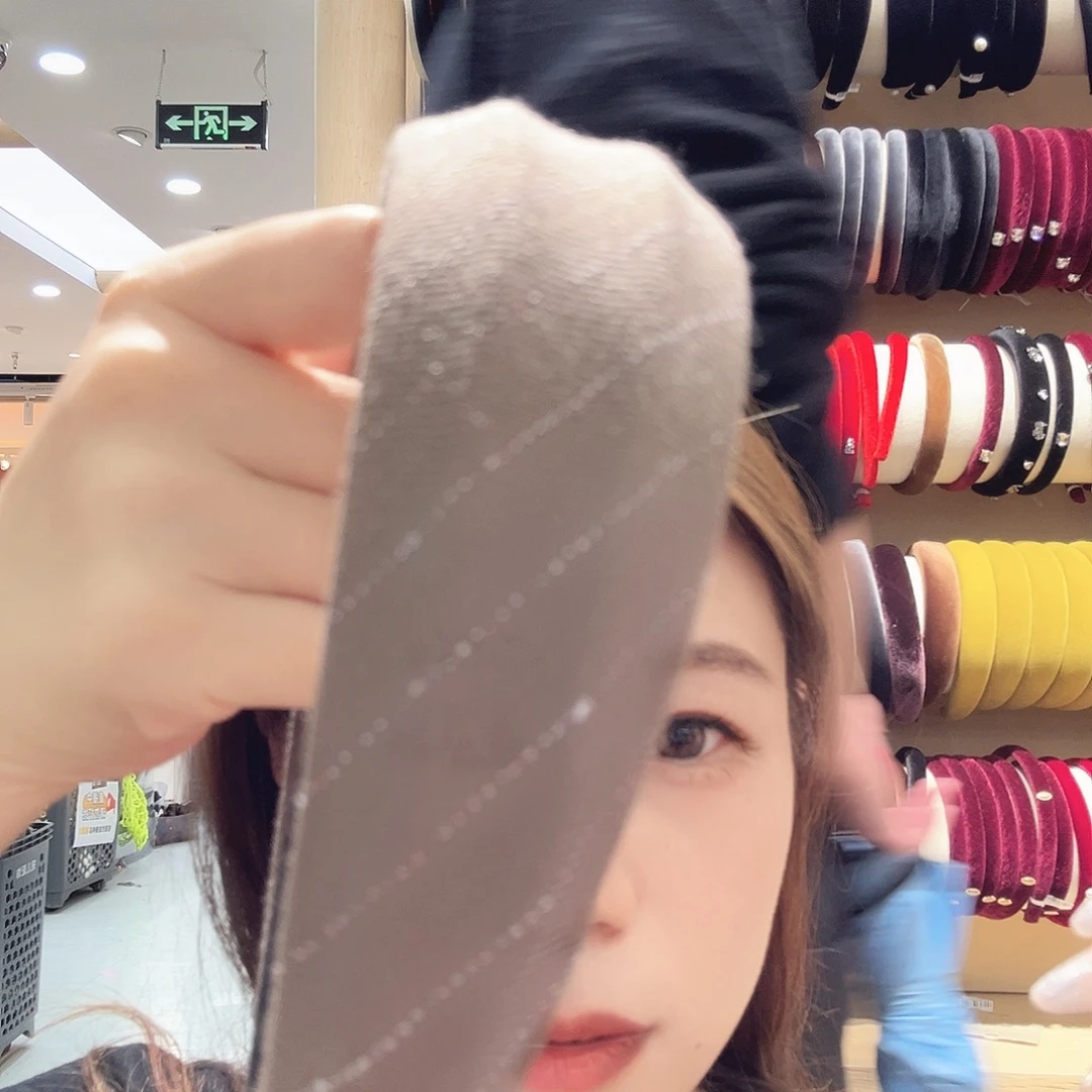 在****皮质铁合金咖色条纹发箍