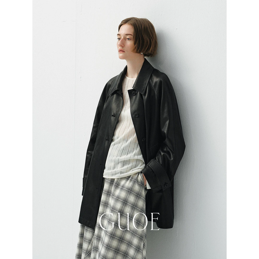 GUOE/轻薄环保PU皮革 时髦老钱廓形小羊纹肌理风衣式皮衣女31245