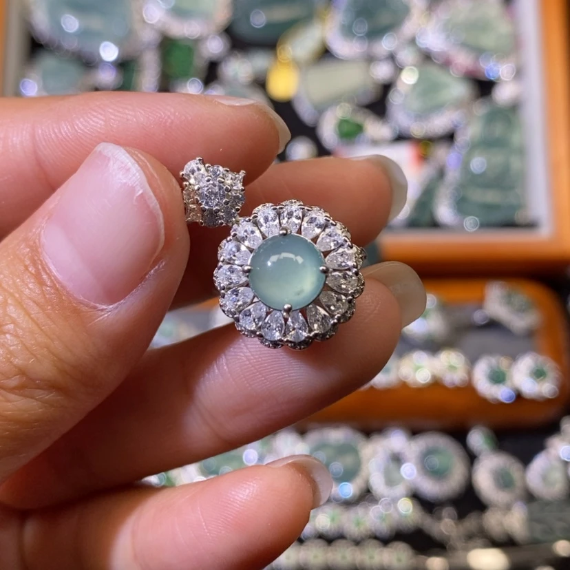 【闪购商品】翡翠颈饰未镶嵌天然