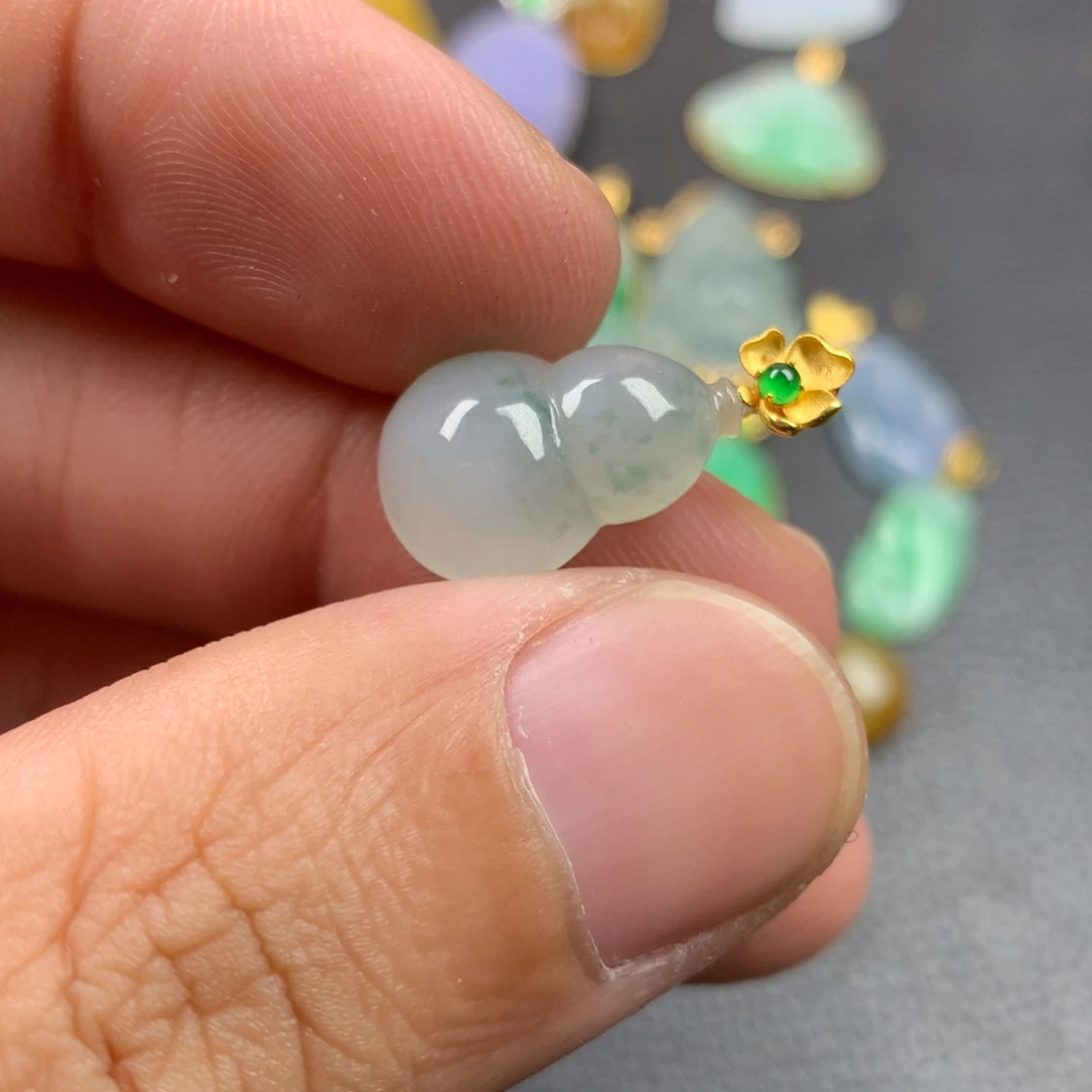 【闪购商品】颈饰18K金镶嵌翡翠翡翠，