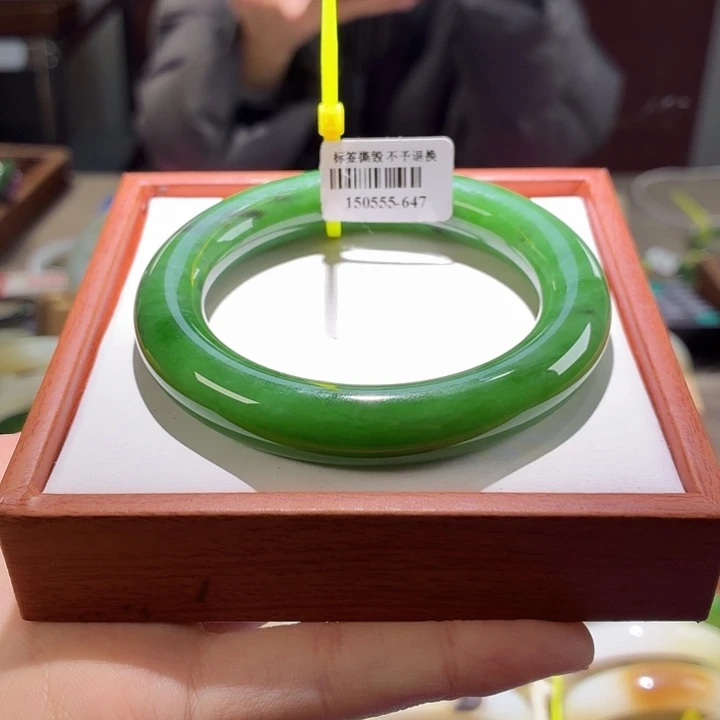 和田玉未镶嵌手镯21。 57