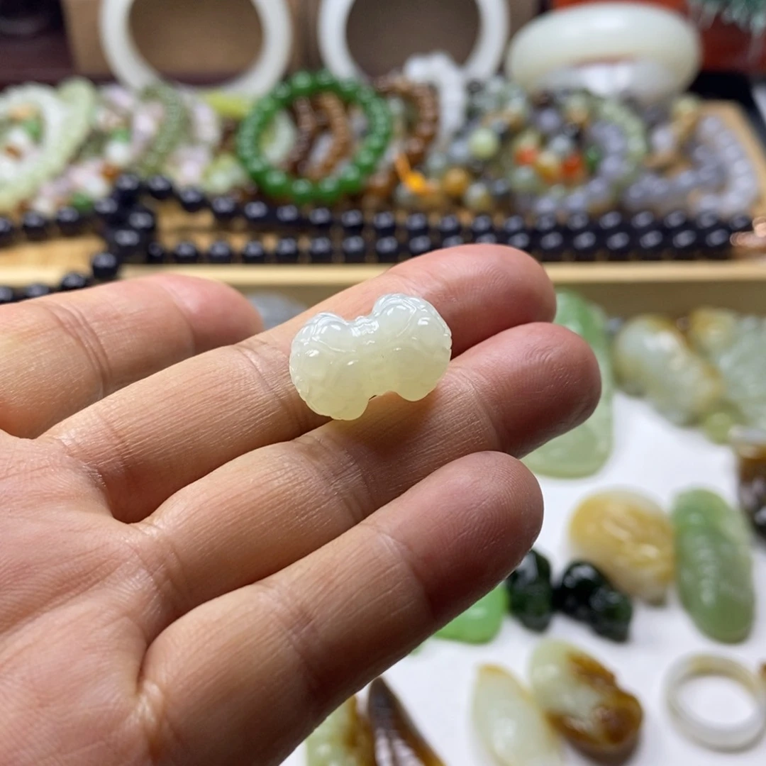 和田玉（糖玉）未镶嵌颈饰