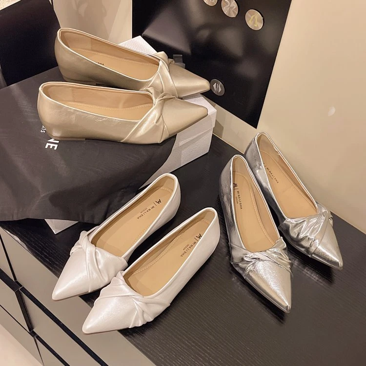 新款法式小香风蝴蝶结尖头浅口内增高平底百搭通勤仙女风小单鞋