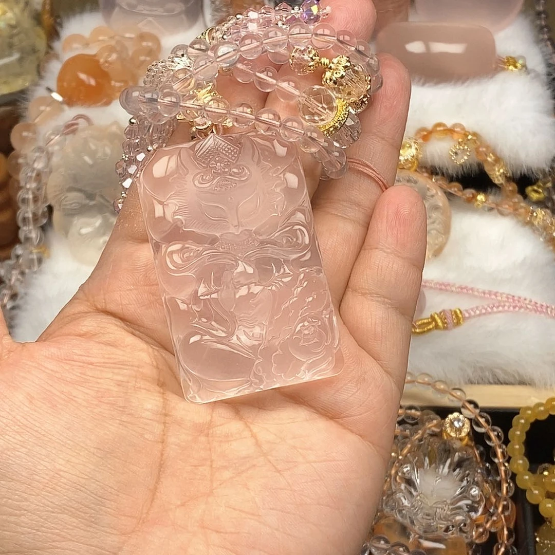 未镶嵌颈饰水晶吞***兽粉水晶方形狐牌