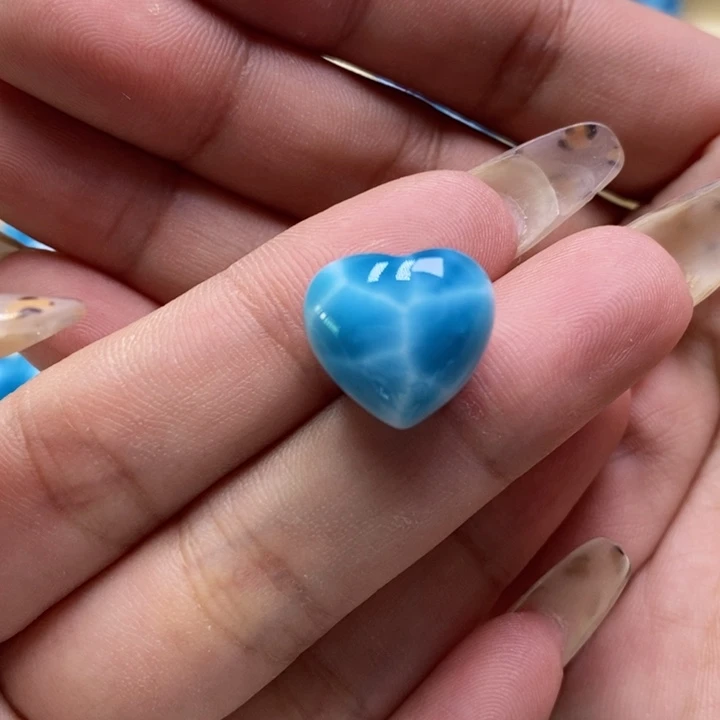 ****针钠钙石（海纹石）未镶嵌颈饰