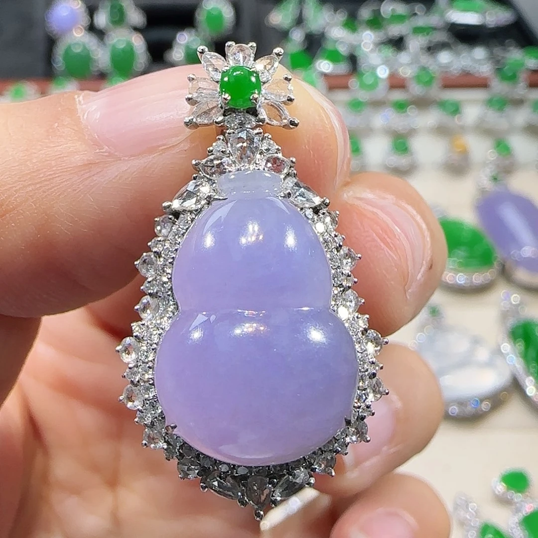 翡翠吊坠(不含链)18K金镶嵌