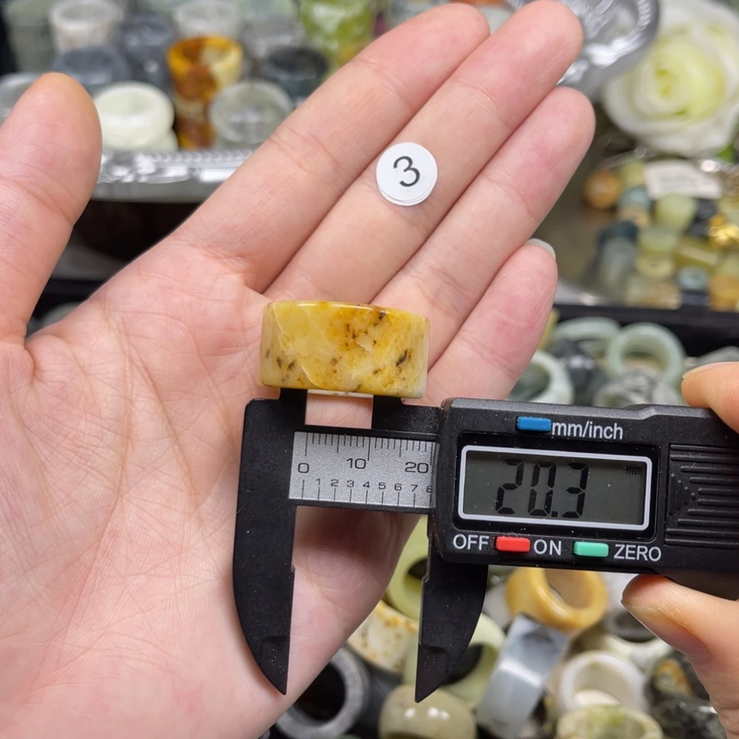蛇纹石玉未镶嵌戒指