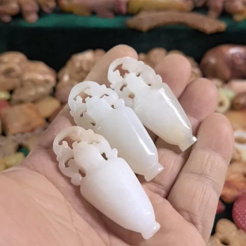 玛瑙/玉髓和田玉质如图所示配饰未镶嵌