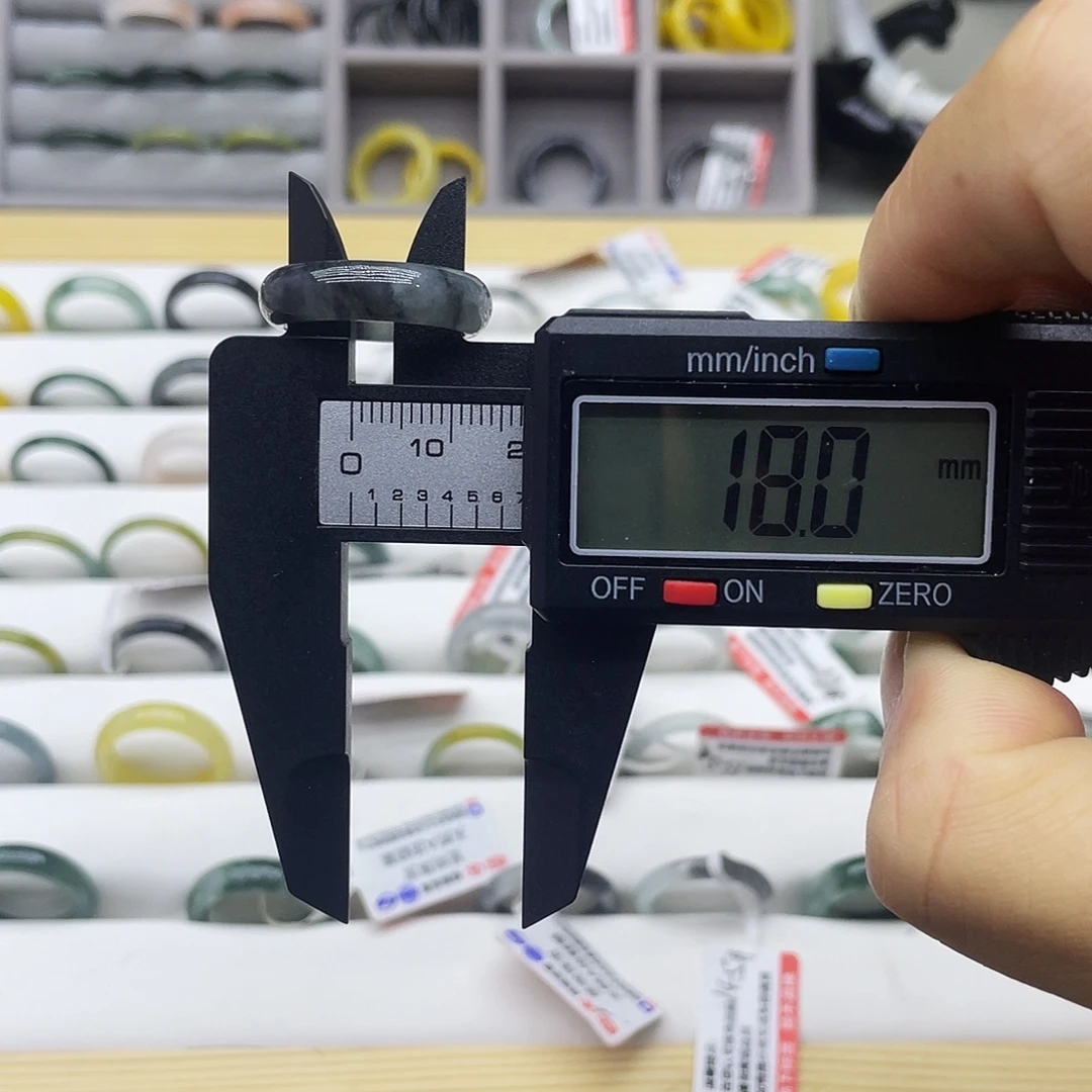 翡翠未镶嵌戒指18圈口