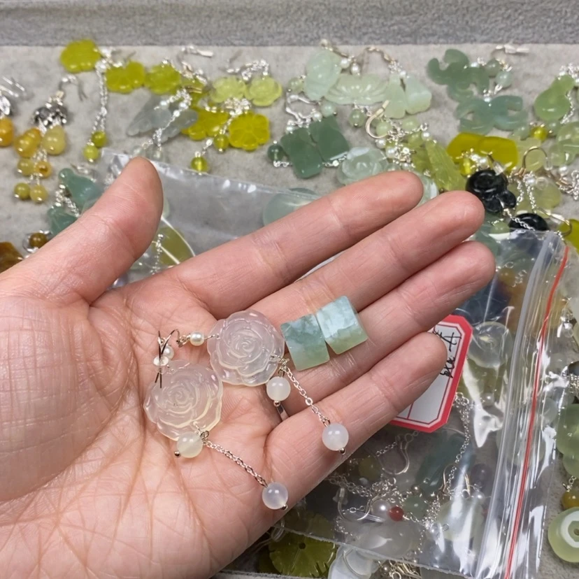 【闪购商品】蛇纹石玉挂件耳饰耳环项链未镶嵌?****꧂