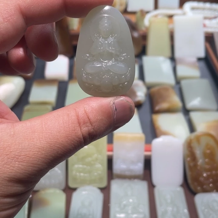 颈饰未镶嵌和田玉