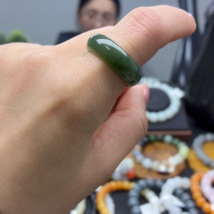 和田玉未镶嵌手串