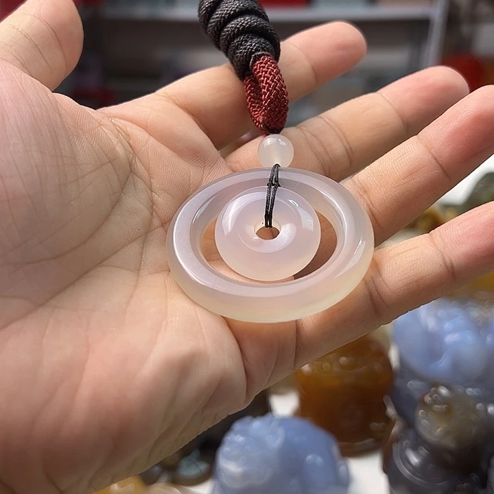 玛瑙/玉髓颈饰未镶嵌