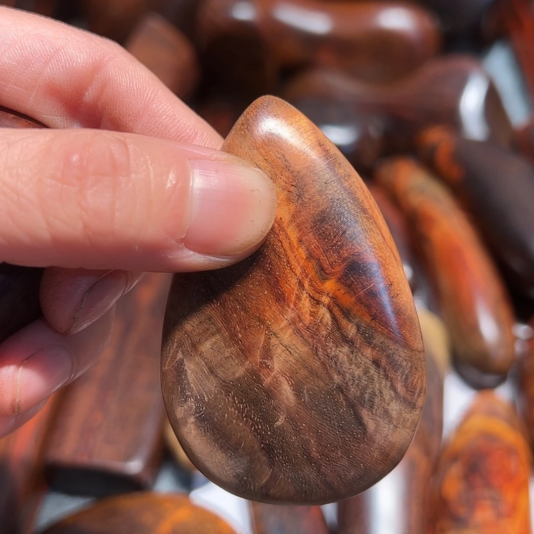 交趾黄檀（大红酸枝）行****0