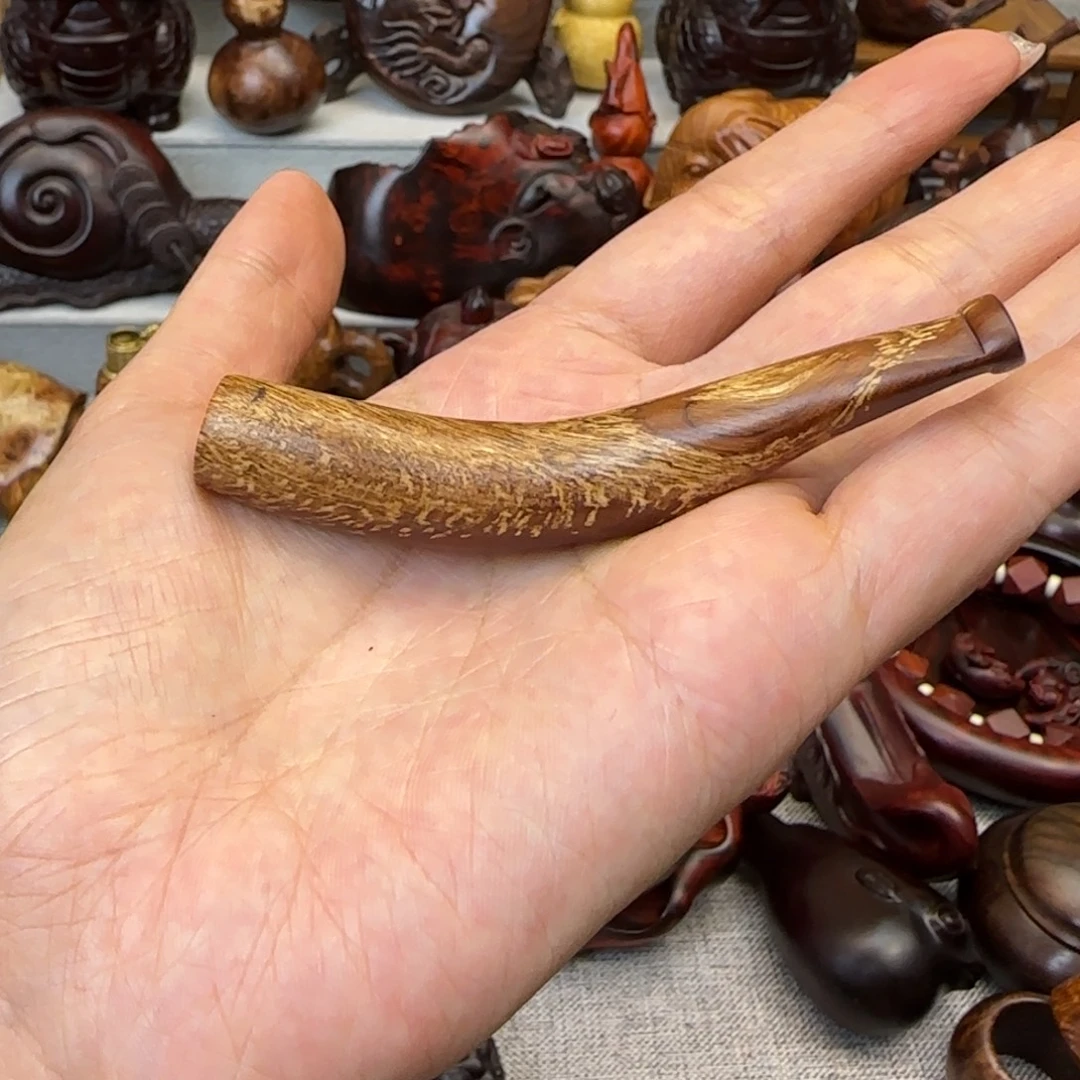 坤***坤木麻梨疙瘩雕刻烟嘴把件